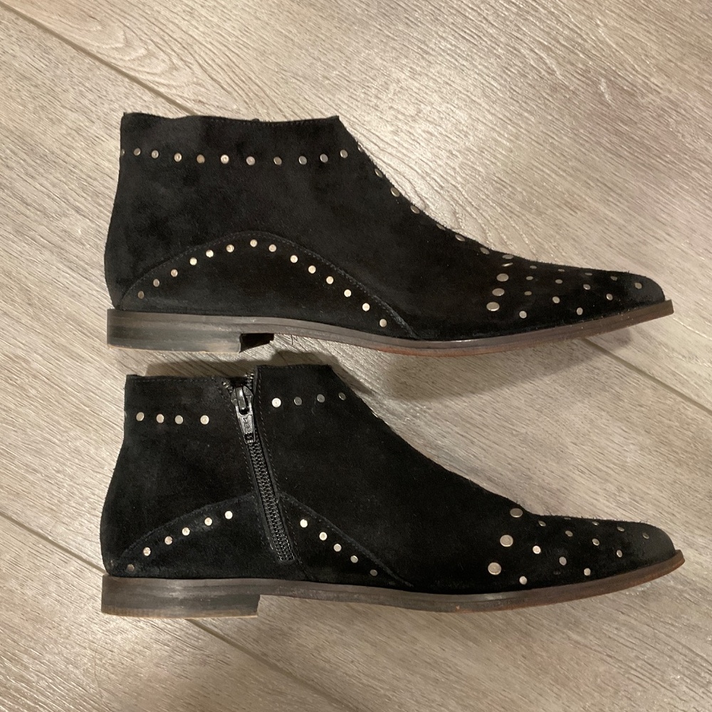 FREE PEOPLE Aquarian Black Suede Studded Pointed Toe Ankle Bootie EU 37 Size 7 - Picture 3 of 11